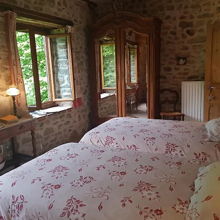 伏特坦普思酒店 Saint-Marcel-dʼUrfé
